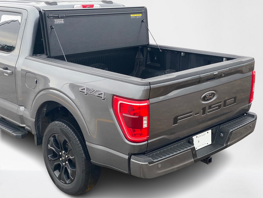 01 Hard tonneau cover flip up.