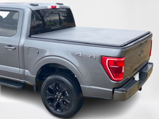 Soft tonneau cover 01 close.